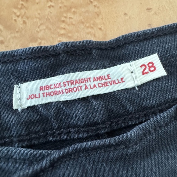 Levi's Ribcage Straight Leg Jeans in Charcoal - Picture 5 of 6